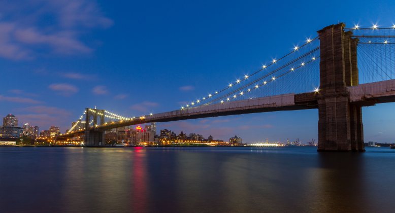 brooklyn bridge under construction